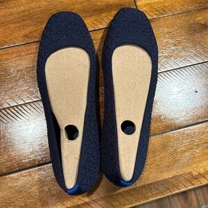 NWT Navy Blue Rothy Flats. Size 8.5. Never worn.
